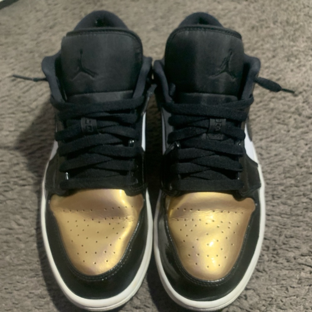 Air Jordan 1 Low Gold Toe